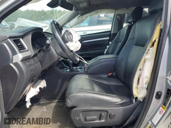 2017 Toyota Highlander XLE с VIN 5TDJZRFHXHS464966, выставлен на аукционе Copart как лот 64739515 с пробегом 115 053 миль миль и Списание • Salvage title. История ставок и продаж доступна на DreamBid. Изображение 7.