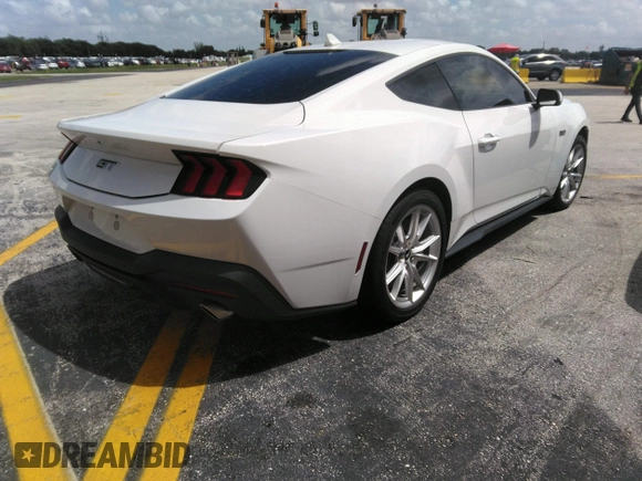 2024 Ford Mustang GT with VIN 1FA6P8CF2R5400362, listed as a IAAI auction lot 42424355 with 5,475 mi miles and . Bid and sale history available at DreamBid. Image 4.