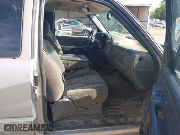 2005 Chevrolet Silverado 1500 Z71 z VIN 1GCEK19Z45Z253011, wystawiony jako IAAI lot #42026504 z przebiegiem 319 159 mil mil oraz . Historia ofert i sprzedaży dostępna na DreamBid. Obrazek 5.