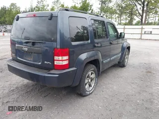 2008 Jeep Liberty Sport z VIN 1J8GN28K78W230816, wystawiony jako IAAI lot #42386840 z przebiegiem 113 004 mil mil oraz . Historia ofert i sprzedaży dostępna na DreamBid. Obrazek 4.