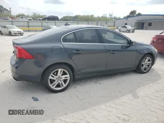 2015 Volvo S60 T5 Drive-E Premier z VIN YV140MFB3F1307970, wystawiony jako Copart lot #48437445 z przebiegiem 138 602 mil mil oraz Czysty tytuł • Clean title. Historia ofert i sprzedaży dostępna na DreamBid. Obrazek 3.