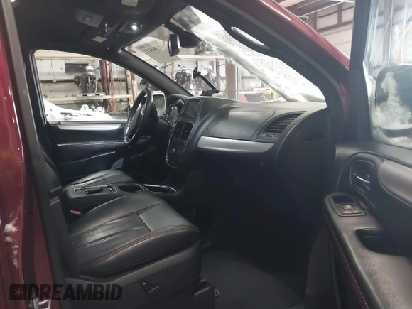 2019 Dodge Grand Caravan GT with VIN 2C4RDGEG3KR535665, listed as a IAAI auction lot 41564437 with 128,016 mi miles and . Bid and sale history available at DreamBid. Image 5.
