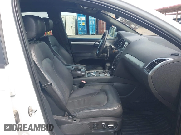 2013 Audi Q7 3.0T S line Prestige with VIN WA1DGAFE6DD006769, listed as a IAAI auction lot 41902696 with 221,058 mi miles. Bid and sale history available at carsss.com. Image 5.