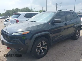 2016 Jeep Cherokee Trailhawk z VIN 1C4PJMBS0GW300131, wystawiony jako IAAI lot #42439009 z przebiegiem 173 571 mil mil oraz . Historia ofert i sprzedaży dostępna na DreamBid. Obrazek 17.