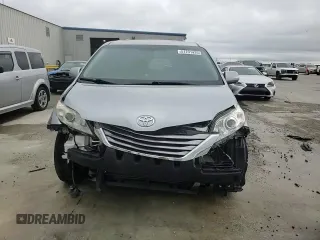 2017 Toyota Sienna XLE Auto Access Seat with VIN 5TDYZ3DC5HS836006, listed as a Copart auction lot 51231435 with 63,342 mi miles and Salvage Title. Bid and sale history available at DreamBid. Image 15.
