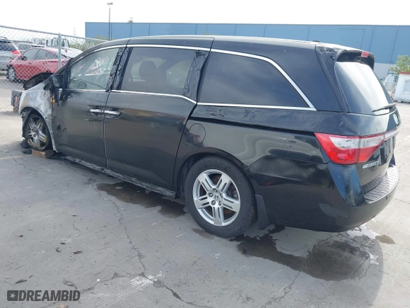 2013 Honda Odyssey Touring with VIN 5FNRL5H98DB003220, listed as a IAAI auction lot 41664729 with 1 mi miles. Bid and sale history available at carsss.com. Image 3.