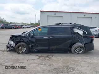 2023 Toyota Sienna XSE with VIN 5TDDSKFC5PS104449, listed as a IAAI auction lot 42270422 with 28,016 mi miles and . Bid and sale history available at DreamBid. Image 15.