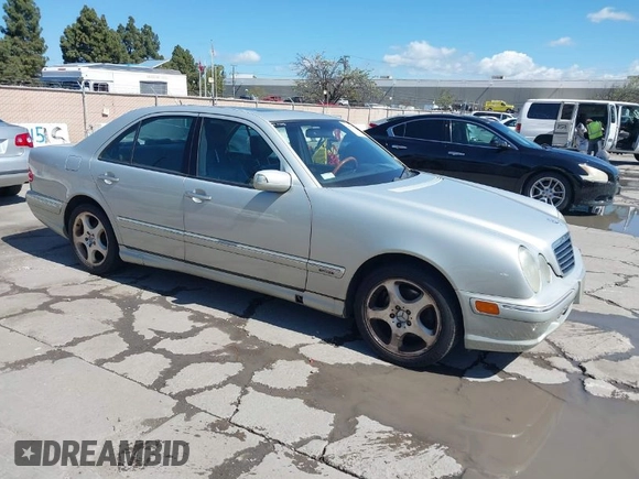 2001 Mercedes-Benz E-Class with VIN WDBJF65J81B314801, listed as a IAAI auction lot 41949755 with 254,836 mi miles. Bid and sale history available at carsss.com. Image 1.