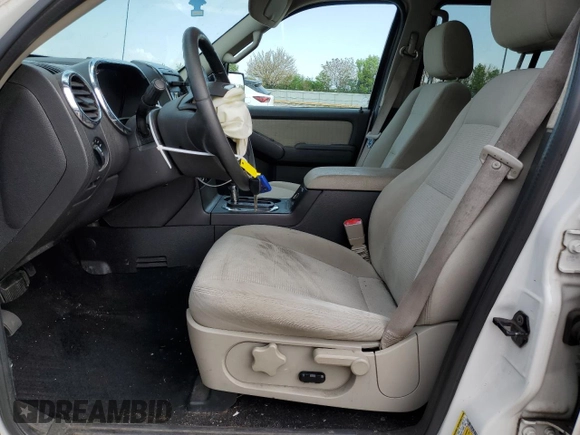 2008 Ford Explorer XLT z VIN 1FMEU73E28UA27744, wystawiony jako Copart lot #56165405 z przebiegiem 119 290 mil mil oraz Szkoda całkowita • Salvage title. Historia ofert i sprzedaży dostępna na DreamBid. Obrazek 7.