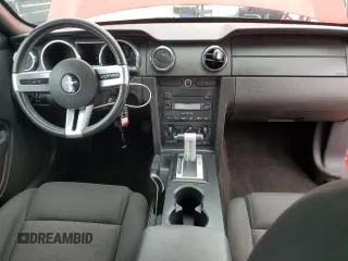 2006 Ford Mustang Standard z VIN 1ZVFT84N465105137, wystawiony jako Copart lot #57485245 z przebiegiem 84 618 mil mil oraz Szkoda całkowita • Salvage title. Historia ofert i sprzedaży dostępna na DreamBid. Obrazek 8.