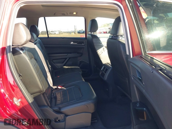 2018 Volkswagen Atlas SEL Premium with VIN 1V2NR2CAXJC532205, listed as a IAAI auction lot 41598269 with 122,975 mi miles and . Bid and sale history available at DreamBid. Image 8.