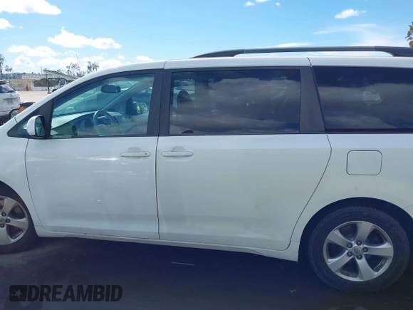 2013 Toyota Sienna LE AAS with VIN 5TDKK3DC4DS358746, listed as a IAAI auction lot 41788838 with 92,281 mi miles. Bid and sale history available at carsss.com. Image 15.