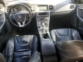 2015 Volvo S60 T5 Drive-E Premier с VIN YV140MFK2F1350695, выставлен на аукционе Copart как лот 53275725 с пробегом 98 962 миль миль и Списание • Salvage title. История ставок и продаж доступна на DreamBid. Изображение 8.