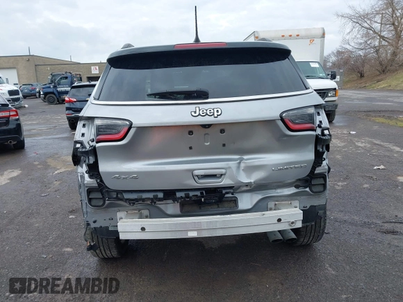 2018 Jeep Compass Limited with VIN 3C4NJDCB4JT400252, listed as a IAAI auction lot 41838268 with 31,407 mi miles. Bid and sale history available at carsss.com. Image 17.