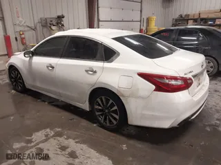 2018 Nissan Altima 2.5 SL with VIN 1N4AL3AP4JC260710, listed as a IAAI auction lot 41593136 with 133,367 mi miles. Bid and sale history available at carsss.com. Image 3.