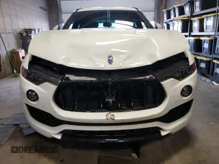 2017 Maserati Levante with VIN ZN661XUS0HX250710, listed as a Copart auction lot 65352173 with 77,927 mi miles. Bid and sale history available at carsss.com. Image 5.
