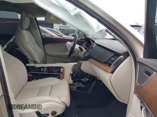 2017 Volvo XC90 Inscription with VIN YV4A22PL1H1112366, listed as a IAAI auction lot 41910218 with 67,771 mi miles. Bid and sale history available at carsss.com. Image 5.