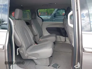 2017 Chrysler Pacifica Touring z VIN 2C4RC1DG2HR833473, wystawiony jako IAAI lot #42597208 z przebiegiem 78 239 mil mil oraz . Historia ofert i sprzedaży dostępna na DreamBid. Obrazek 8.