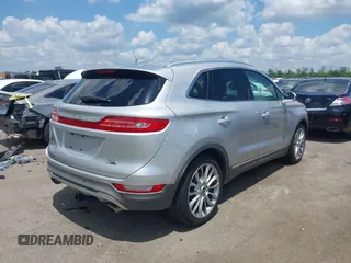 2015 Lincoln MKC z VIN 5LMCJ1A93FUJ25890, wystawiony jako IAAI lot #42125994 z przebiegiem 102 233 mil mil oraz . Historia ofert i sprzedaży dostępna na DreamBid. Obrazek 4.