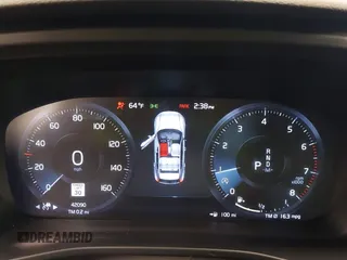 2019 Volvo XC40 Inscription с VIN YV4162UL5K2046401, выставлен на аукционе IAAI как лот 41911289 с пробегом 42 090 миль миль и . История ставок и продаж доступна на DreamBid. Изображение 7.