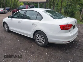 2015 Volkswagen Jetta SE with VIN 3VWD17AJ7FM292814, listed as a IAAI auction lot 42636431 with 105,416 mi miles and . Bid and sale history available at DreamBid. Image 3.
