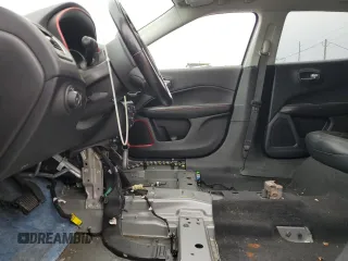 2019 Jeep Compass Trailhawk с VIN 3C4NJDDB6KT800037, выставлен на аукционе Copart как лот 58855295 с пробегом Не указан миль и Чистый • Clean title. История ставок и продаж доступна на DreamBid. Изображение 7.
