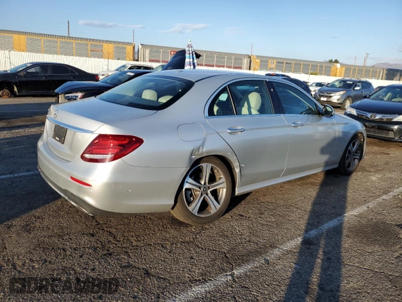 2020 Mercedes-Benz E-Class E 350 with VIN W1KZF8DB0LA765262, listed as a Copart auction lot 88998555 with 39,078 mi miles and Salvage Title. Bid and sale history available at carsss.com. Image 3.