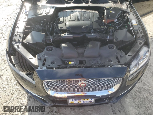 2016 Jaguar XJ Portfolio with VIN SAJWJ2GDXG8W03143, listed as a Copart auction lot 86467114 with 42,923 mi miles and Salvage title. Bid and sale history available at DreamBid. Image 11.