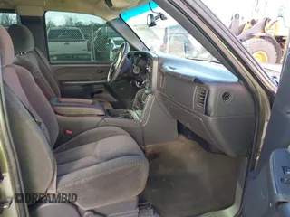 2003 Chevrolet Silverado 1500 with VIN 2GCEK19T431124042, listed as a IAAI auction lot 41252015 with 165,099 mi miles. Bid and sale history available at carsss.com. Image 5.