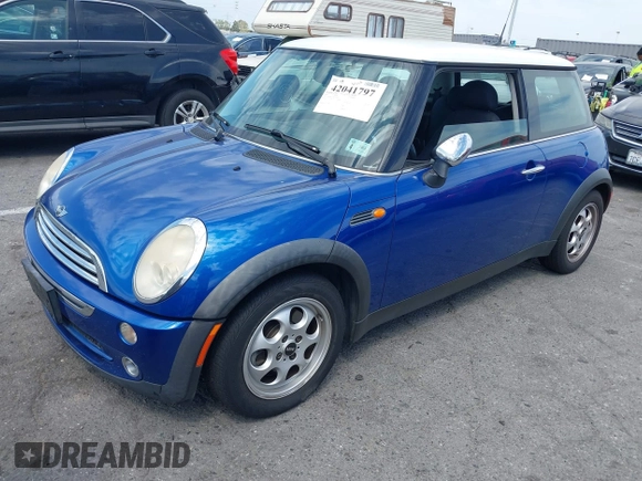 2005 MINI Hardtop with VIN WMWRC33585TJ69273, listed as a IAAI auction lot 42041797 with 150,983 mi miles and . Bid and sale history available at DreamBid. Image 2.