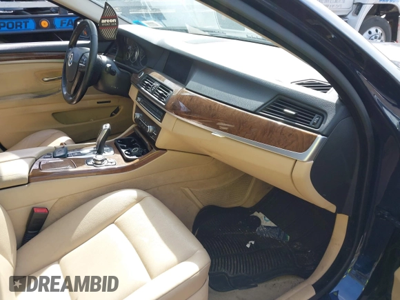 2011 BMW 5 Series 535i xDrive with VIN WBAFU7C52BC876825, listed as a IAAI auction lot 41891054 with 170,747 mi miles. Bid and sale history available at carsss.com. Image 5.