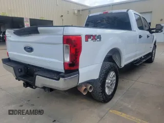 2019 Ford F-250 XL z VIN 1FT7W2BTXKED46997, wystawiony jako IAAI lot #42737714 z przebiegiem 124 075 mil mil oraz . Historia ofert i sprzedaży dostępna na DreamBid. Obrazek 34.