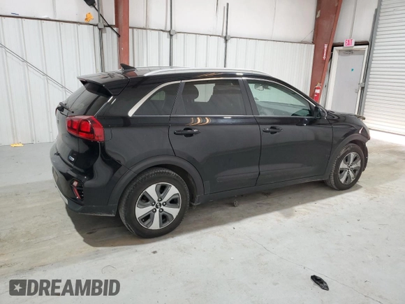 2020 Kia Niro LXS with VIN KNDCB3LC8L5439808, listed as a Copart auction lot 88353675 with 63,875 mi miles and Clean Title. Bid and sale history available at carsss.com. Image 3.