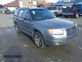 2007 Subaru Forester X with VIN JF1SG636X7H743967, listed as a IAAI auction lot 41798135 with 117,873 mi miles. Bid and sale history available at carsss.com. Image 1.