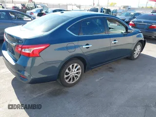 2017 Nissan Sentra SR z VIN 3N1AB7AP7HY297985, wystawiony jako IAAI lot #42197736 z przebiegiem 108 478 mil mil oraz . Historia ofert i sprzedaży dostępna na DreamBid. Obrazek 4.