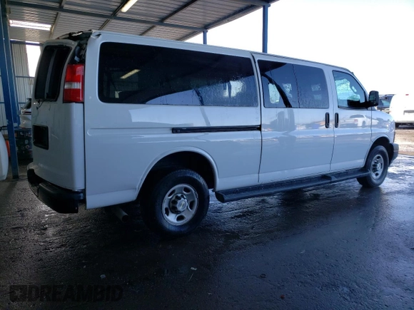2022 Chevrolet Express Passenger LS z VIN 1GAZGNFP1N1278436, wystawiony jako Copart lot #42293525 z przebiegiem 32 806 mil mil oraz Szkoda całkowita • Salvage title. Historia ofert i sprzedaży dostępna na DreamBid. Obrazek 3.