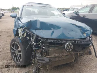 2025 Volkswagen Jetta SE z VIN 3VW7X7BU0SM043351, wystawiony jako IAAI lot #42188268 z przebiegiem 3 643 mil mil oraz . Historia ofert i sprzedaży dostępna na DreamBid. Obrazek 6.