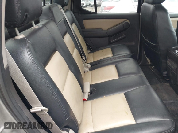 2008 Ford Explorer Sport Trac XLT z VIN 1FMEU51888UA37406, wystawiony jako IAAI lot #42315860 z przebiegiem 151 286 mil mil oraz . Historia ofert i sprzedaży dostępna na DreamBid. Obrazek 8.