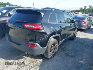 2018 Jeep Cherokee Latitude with VIN 1C4PJLCB0JD542574, listed as a IAAI auction lot 42506963 with 82,474 mi miles and . Bid and sale history available at DreamBid. Image 4.