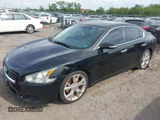 2012 Nissan Maxima SV z VIN 1N4AA5AP1CC858600, wystawiony jako IAAI lot #42110205 z przebiegiem 196 976 mil mil oraz . Historia ofert i sprzedaży dostępna na DreamBid. Obrazek 2.