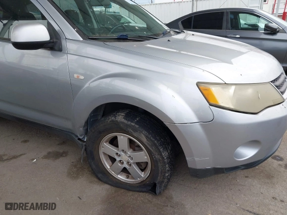 2008 Mitsubishi Outlander ES with VIN JA4LS21W68Z012158, listed as a IAAI auction lot 42051846 with 220,646 mi miles. Bid and sale history available at carsss.com. Image 6.