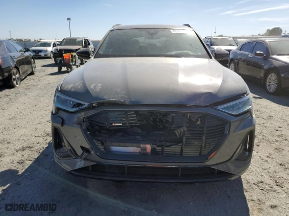 2022 Audi e-tron Chronos with VIN WA1VABGE4NB040071, listed as a Copart auction lot 76121574 with 15,418 mi miles and Salvage Title. Bid and sale history available at carsss.com. Image 5.