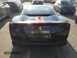 2020 Ferrari Portofino z VIN ZFF89FPA7L0256197, wystawiony jako Copart lot #65969664 z przebiegiem Nie podano mil oraz Szkody całkowita. Historia ofert i sprzedaży dostępna na DreamBid. Obrazek 6.