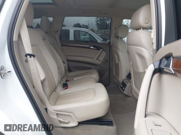 2013 Audi Q7 S line Prestige z VIN WA1DGAFE4DD016670, wystawiony jako IAAI lot #42201459 z przebiegiem 83 278 mil mil oraz . Historia ofert i sprzedaży dostępna na DreamBid. Obrazek 8.