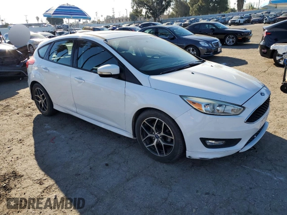 2015 Ford Focus SE with VIN 1FADP3K29FL334599, listed as a Copart auction lot 46926475 with 127,537 mi miles and Salvage Title. Bid and sale history available at DreamBid. Image 4.