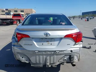 2017 Toyota Corolla L z VIN 5YFBURHE6HP652091, wystawiony jako IAAI lot #42131898 z przebiegiem 380 284 mil mil oraz . Historia ofert i sprzedaży dostępna na DreamBid. Obrazek 16.