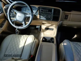 2000 GMC Yukon SLT with VIN 1GKEC13T0YJ204011, listed as a Copart auction lot 74451944 with 0 mi miles and Salvage Title. Bid and sale history available at carsss.com. Image 8.