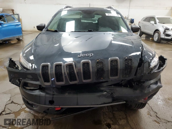 2016 Jeep Cherokee Trailhawk z VIN 1C4PJMBS5GW179273, wystawiony jako Copart lot #61175695 z przebiegiem 110 295 mil mil oraz Czysty tytuł • Clean title. Historia ofert i sprzedaży dostępna na DreamBid. Obrazek 5.