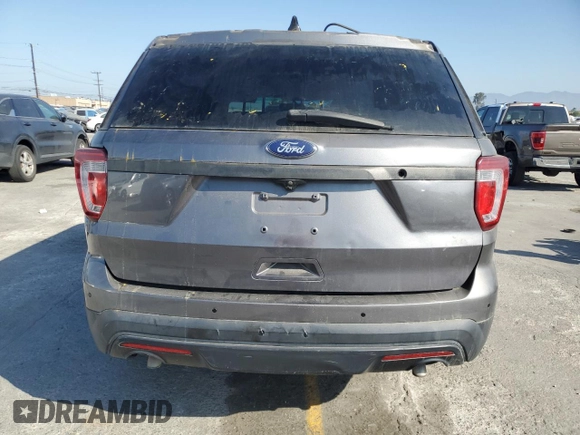 2016 Ford Police Interceptor Utility z VIN 1FM5K8AR6GGB81663, wystawiony jako Copart lot #59383555 z przebiegiem Nie podano mil oraz Czysty tytuł • Clean title. Historia ofert i sprzedaży dostępna na DreamBid. Obrazek 6.