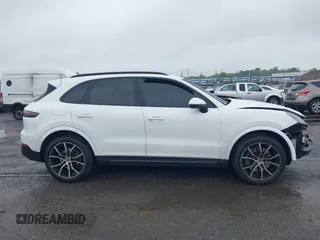 2019 Porsche Cayenne S z VIN WP1AB2AY2KDA64548, wystawiony jako IAAI lot #42316649 z przebiegiem 28 110 mil mil oraz . Historia ofert i sprzedaży dostępna na DreamBid. Obrazek 13.